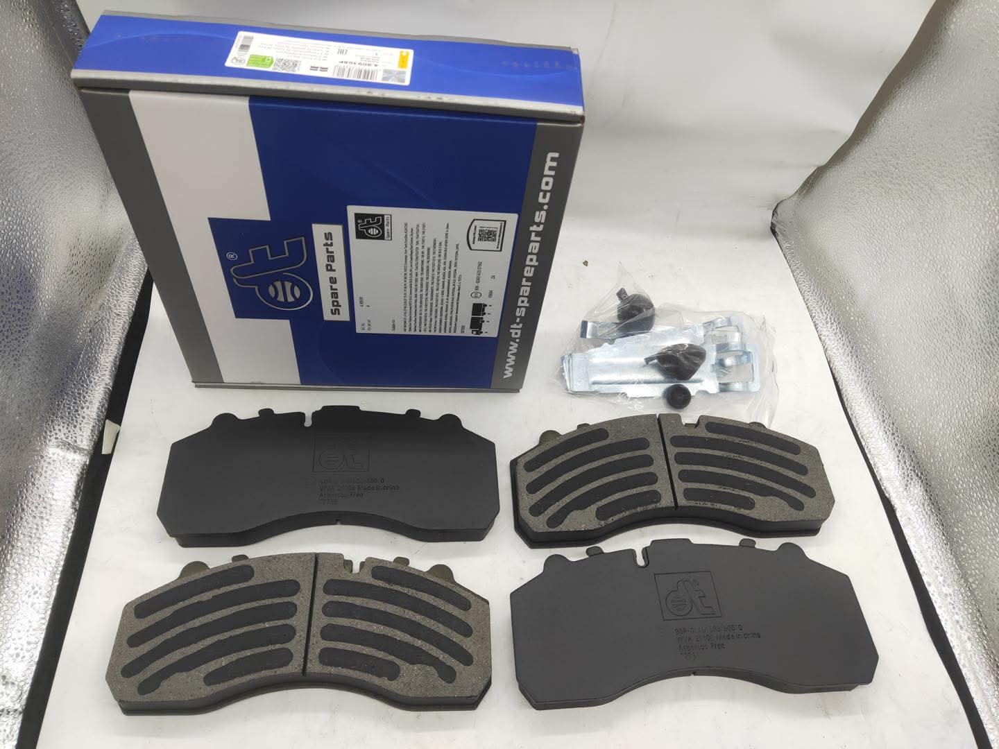 DT Spare Parts Brake Pads — 4.90050